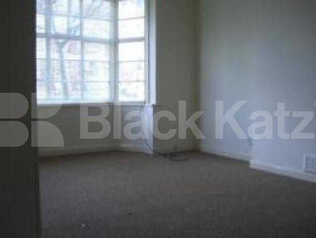 			2 Bedroom, 1 bath, 1 reception Flat			 Colney Hatch Lane, MUSWELL HILL N10